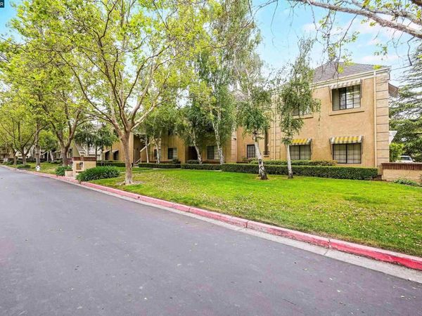 2020 Canyon Woods Dr, Unit C, San Ramon, CA 94582