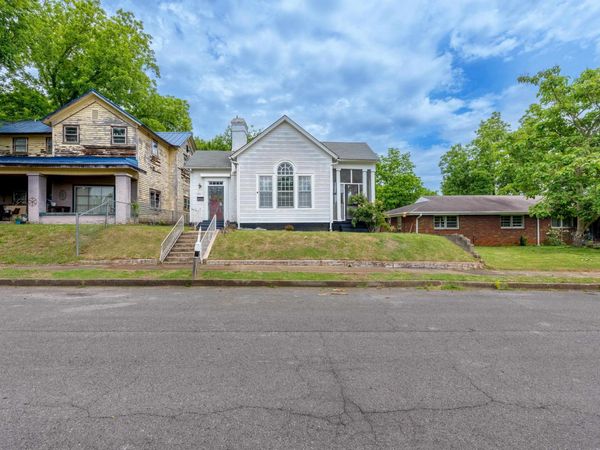 1104 Nashville Ave, Sheffield, AL 35660