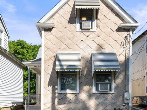 809 Military Road , Unincorporated, MO 63125