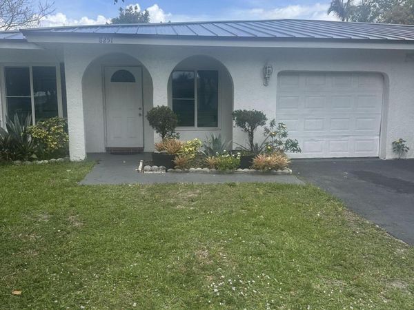 8243 NW 39th Street, Coral Springs, FL 33065