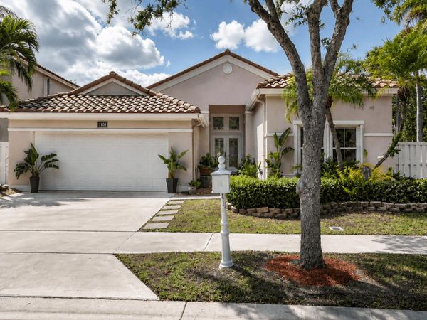 1102 Hickory Way, Weston, FL 33327