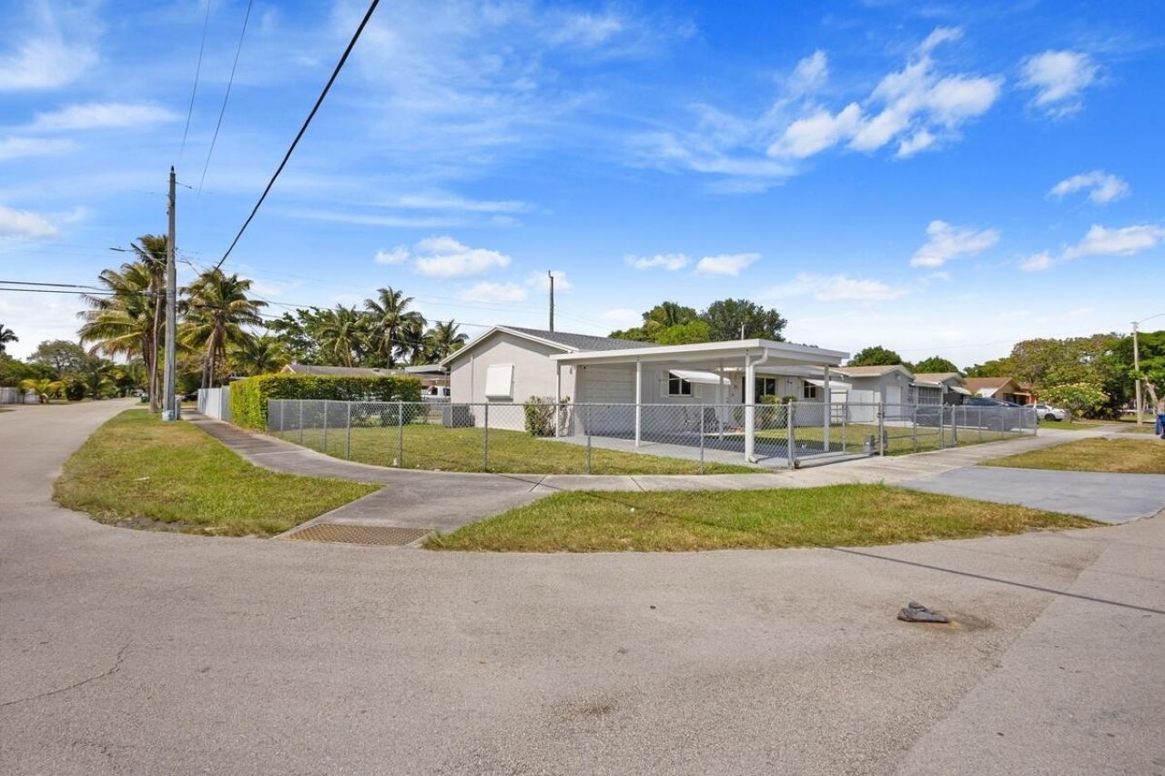 101 NE 195th Street, Miami, FL 33179 Photo
