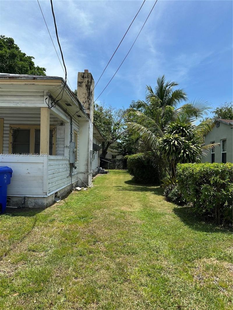 3566 Thomas Ave, Miami, FL 33133 Photo
