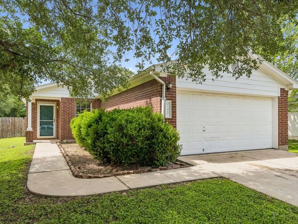 747 Blair Ave , Bastrop, TX 78602
