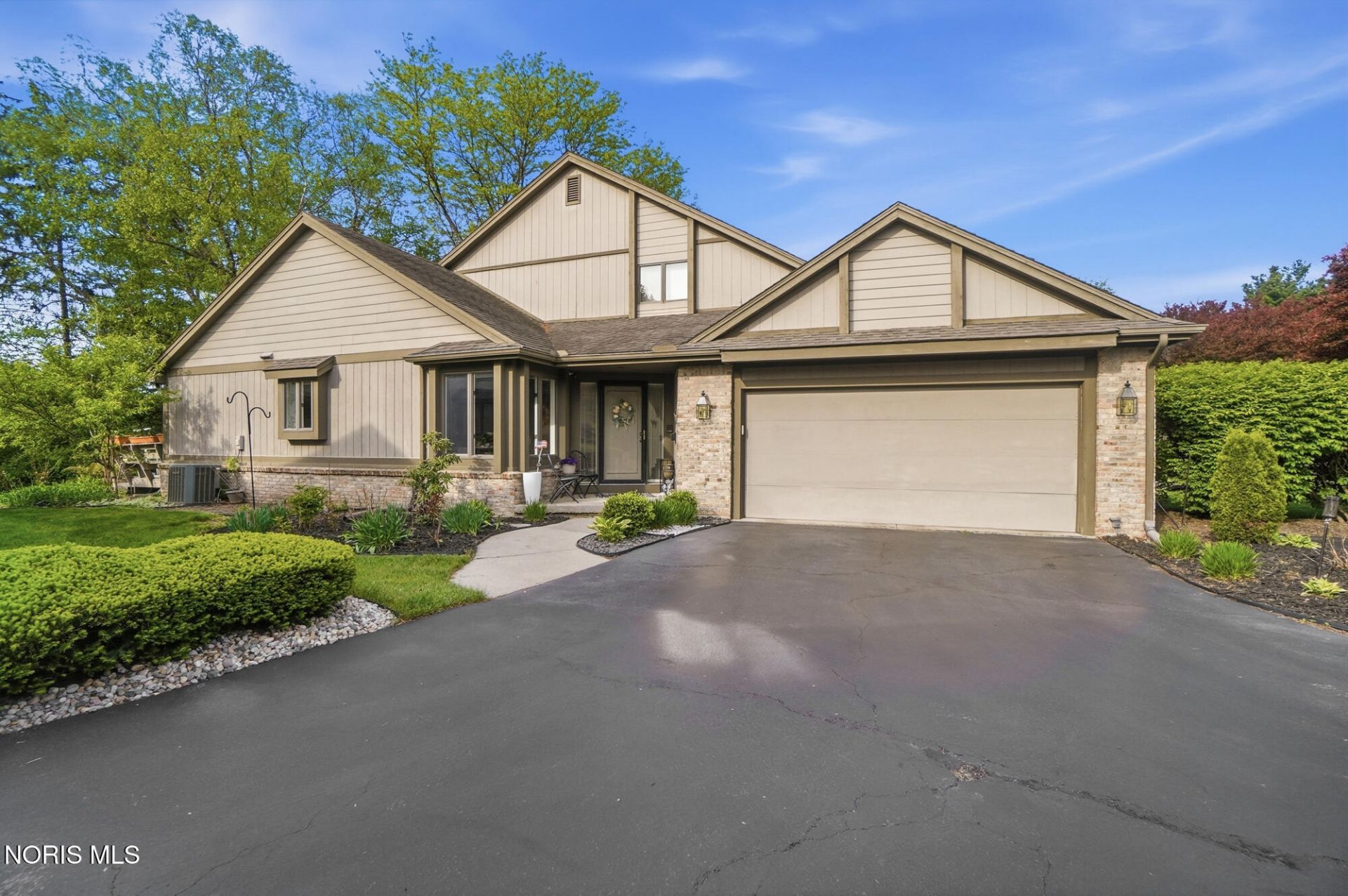 6911 Milrose Lane, Toledo, OH 43617 Main Photo