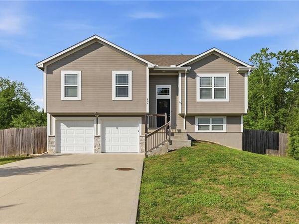 404 Timbercreek Drive, Belton, MO 64083