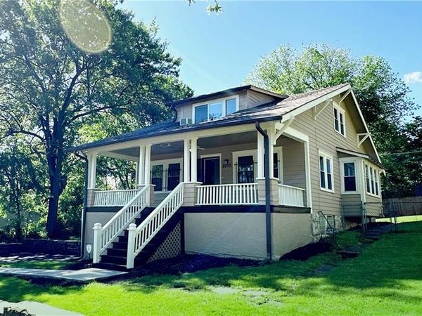 2005 E 81st Street, Kansas City, MO 64132