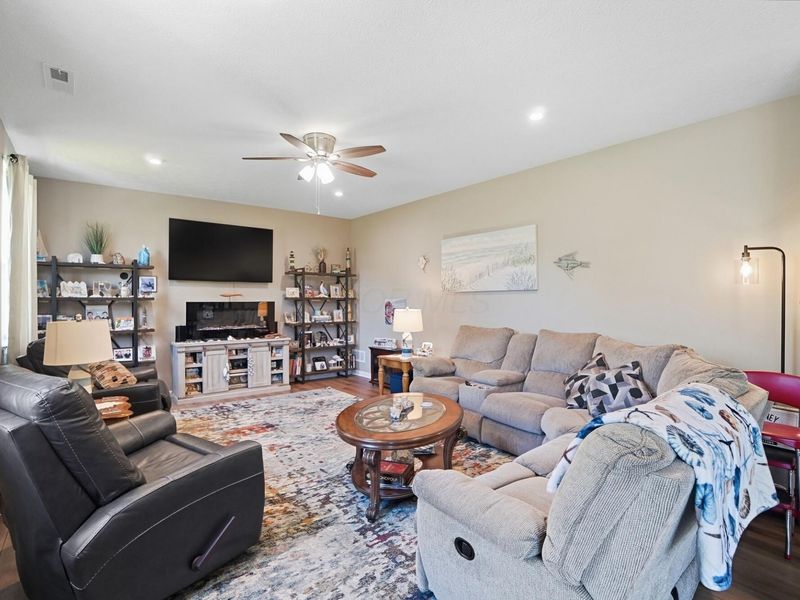 1132 Lake Forest Drive, Hebron, OH 43025 Photo 7