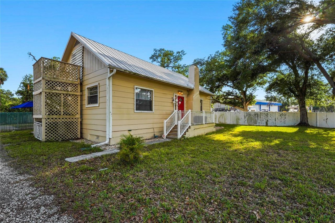 219 39th Street E, Palmetto, FL 34221 Photo