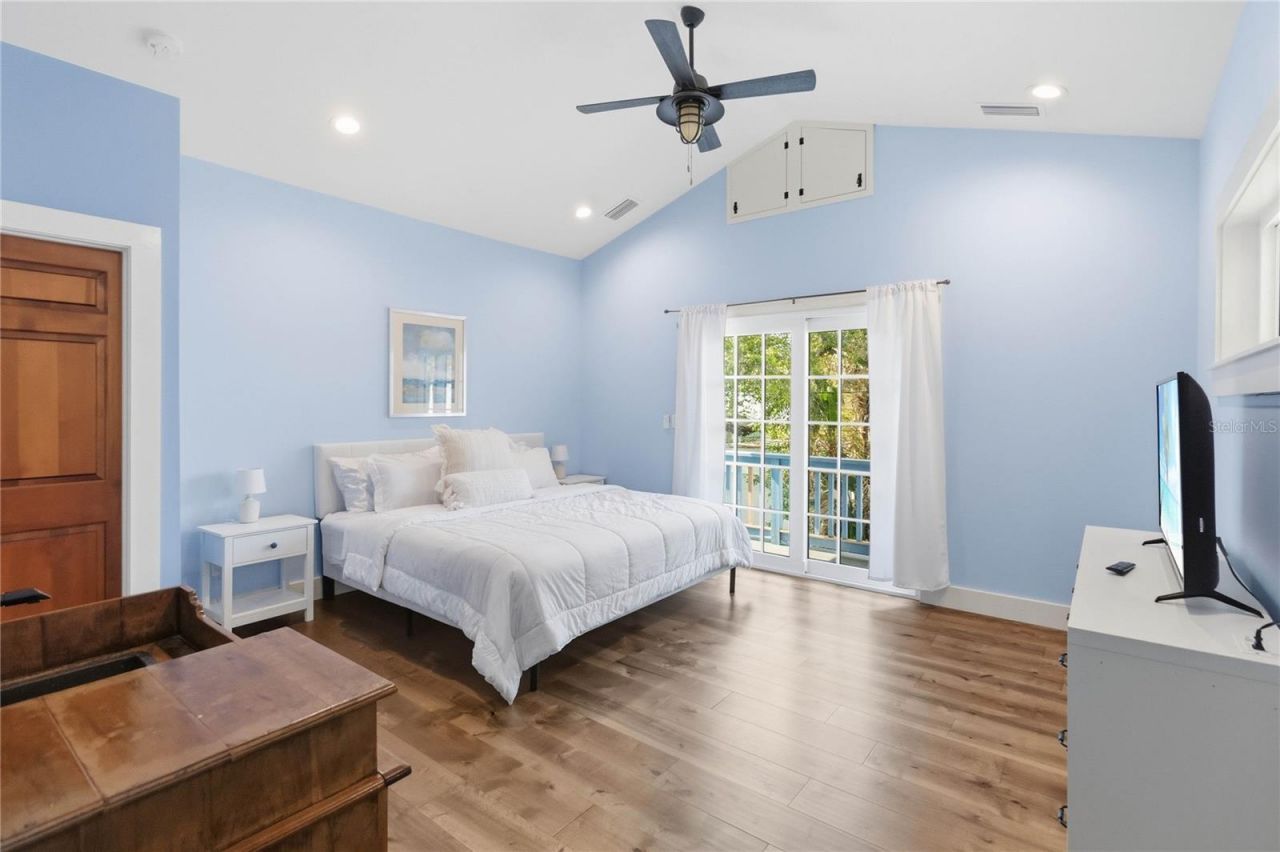 207 Esther Street , New Smyrna Beach, FL 32169 Photo