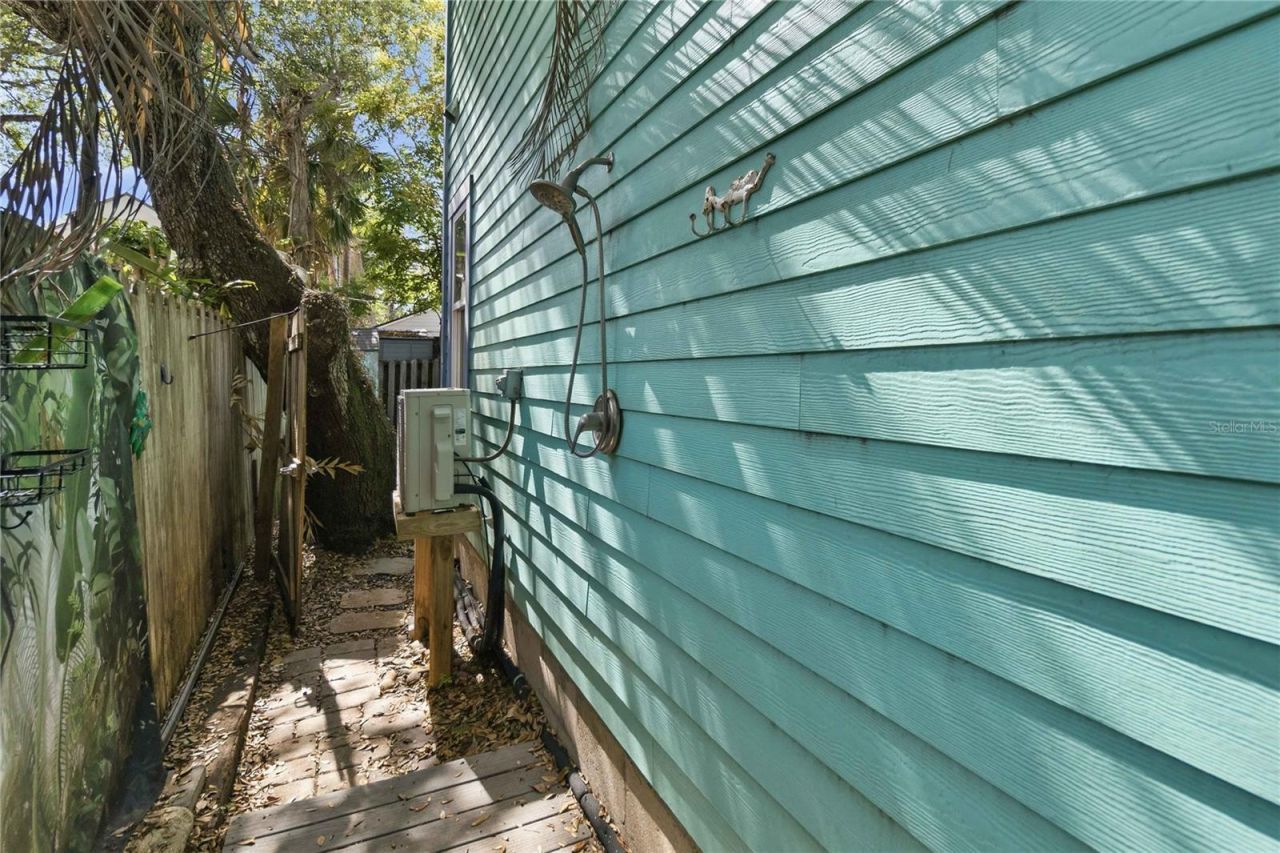 207 Esther Street , New Smyrna Beach, FL 32169 Photo