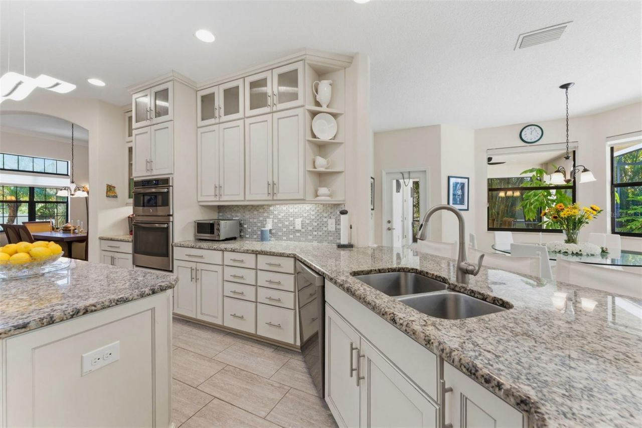 10220 Blossom Trail, Seminole, FL 33772 Photo