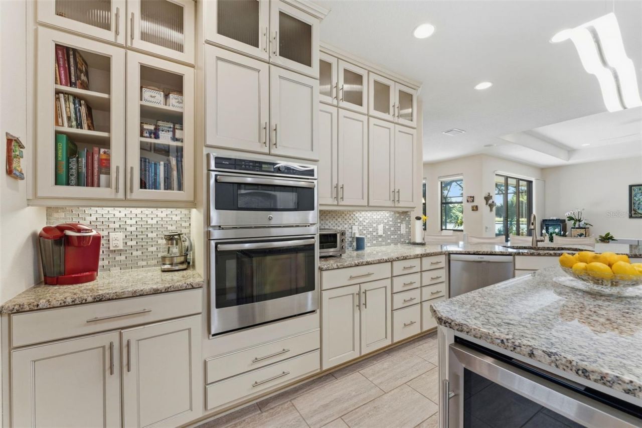 10220 Blossom Trail, Seminole, FL 33772 Photo