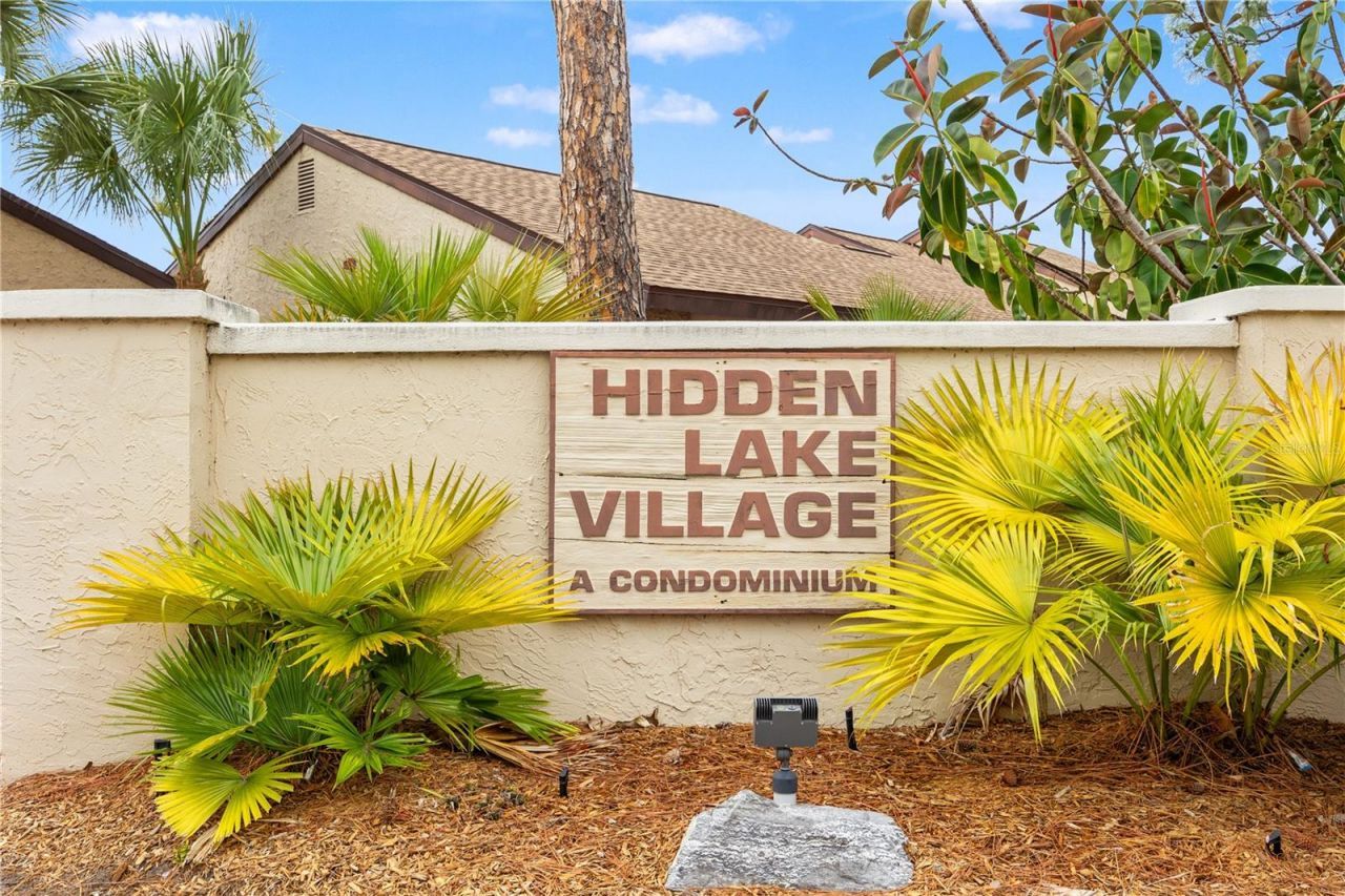 2717 Hidden Lake Boulevard , Unit B, Sarasota, FL 34237 Photo