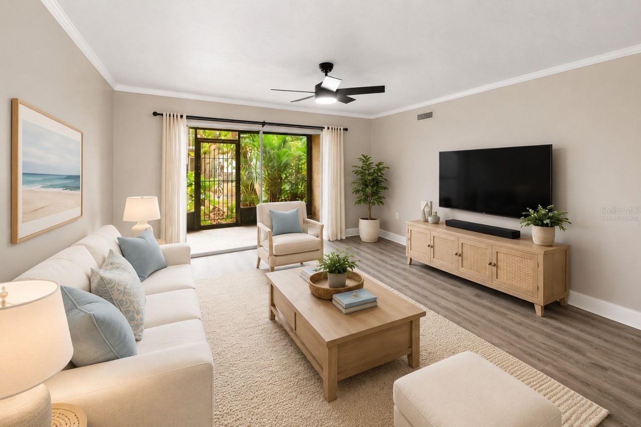 2717 Hidden Lake Boulevard, Unit B, Sarasota, FL 34237 Photo