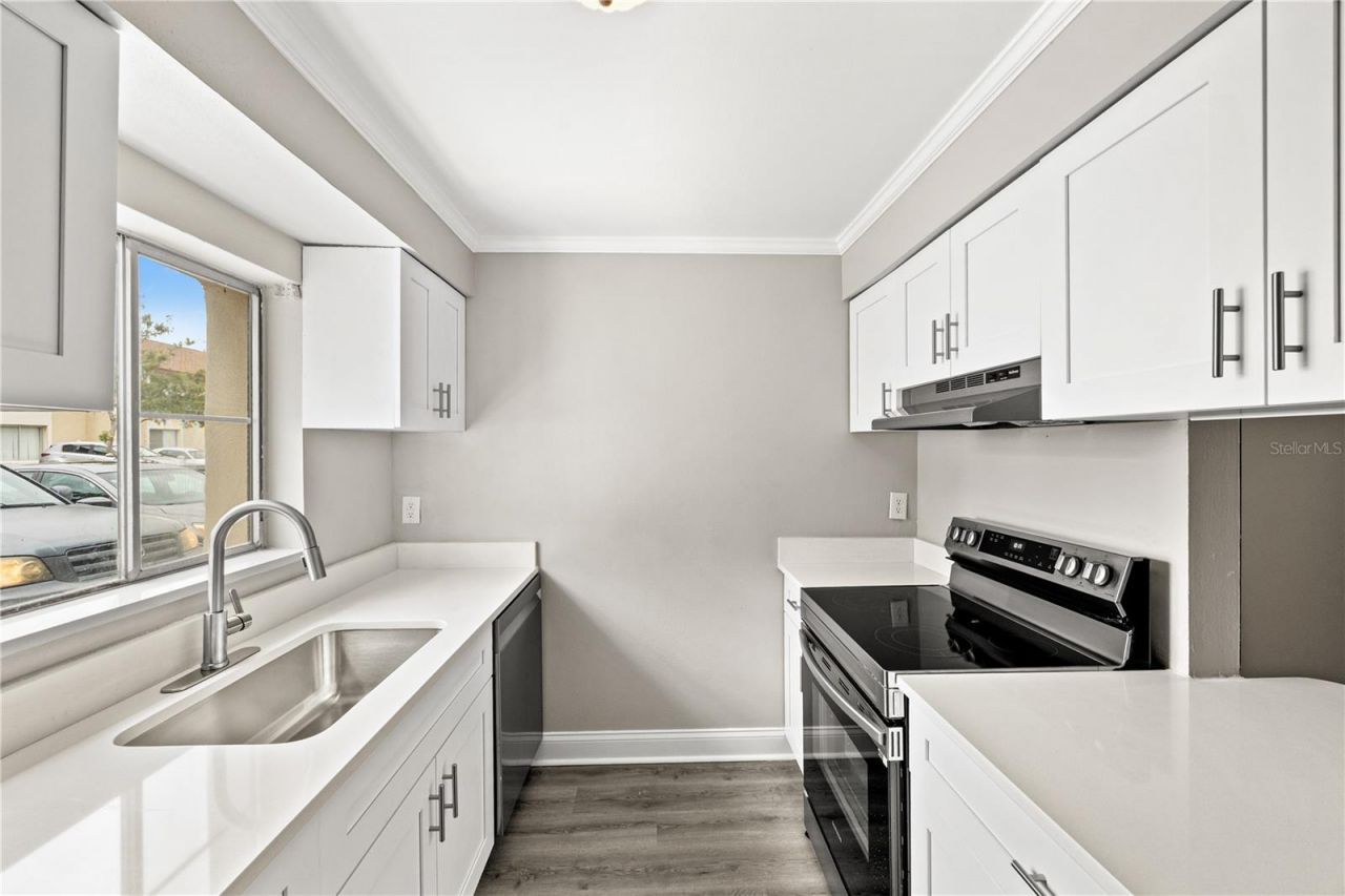 2717 Hidden Lake Boulevard , Unit B, Sarasota, FL 34237 Photo