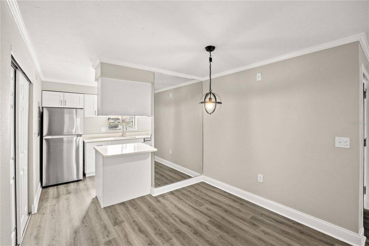 2717 Hidden Lake Boulevard, Unit B, Sarasota, FL 34237 Photo