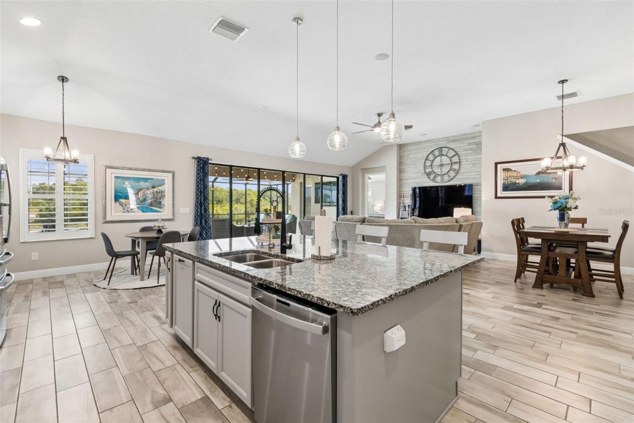 14622 Red Castle Avenue, Lithia, FL 33547 Photo