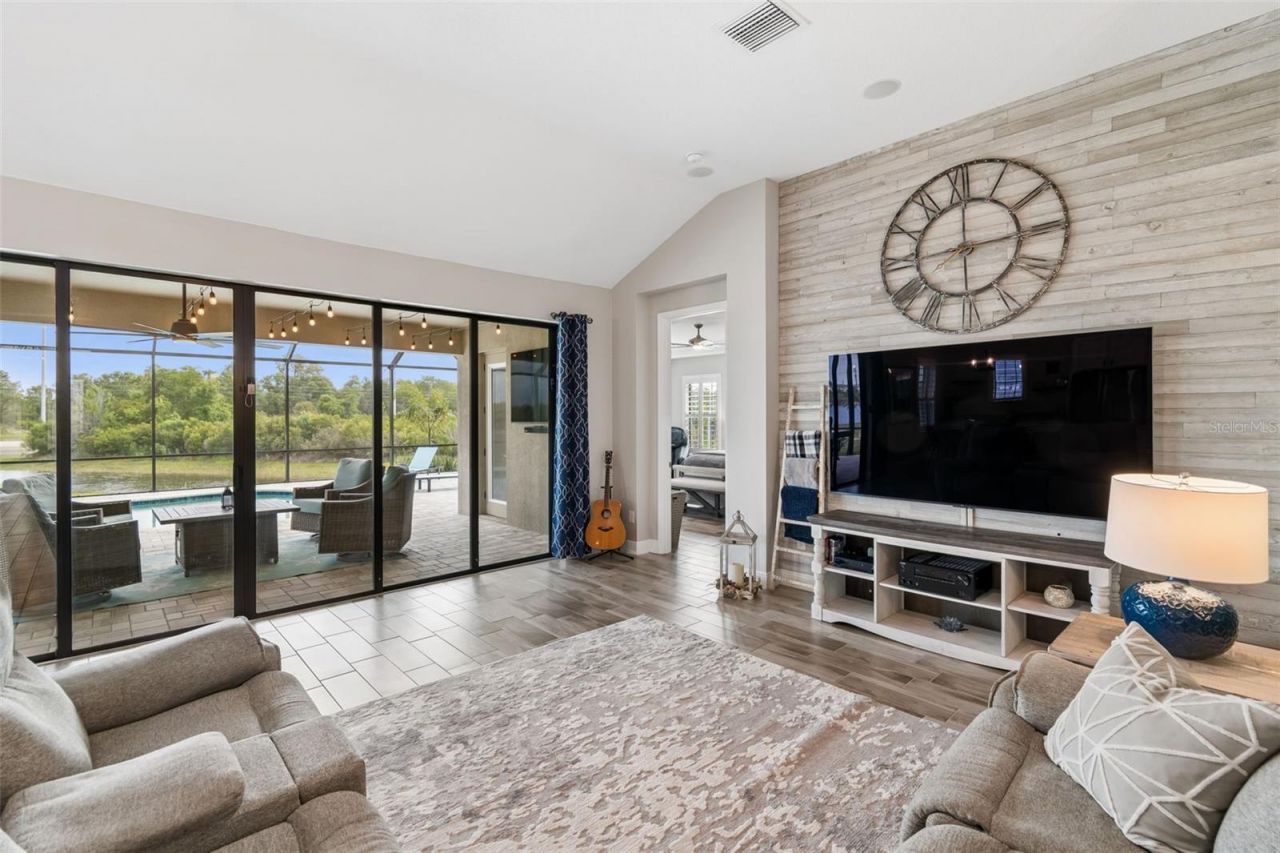 14622 Red Castle Avenue, Lithia, FL 33547 Photo