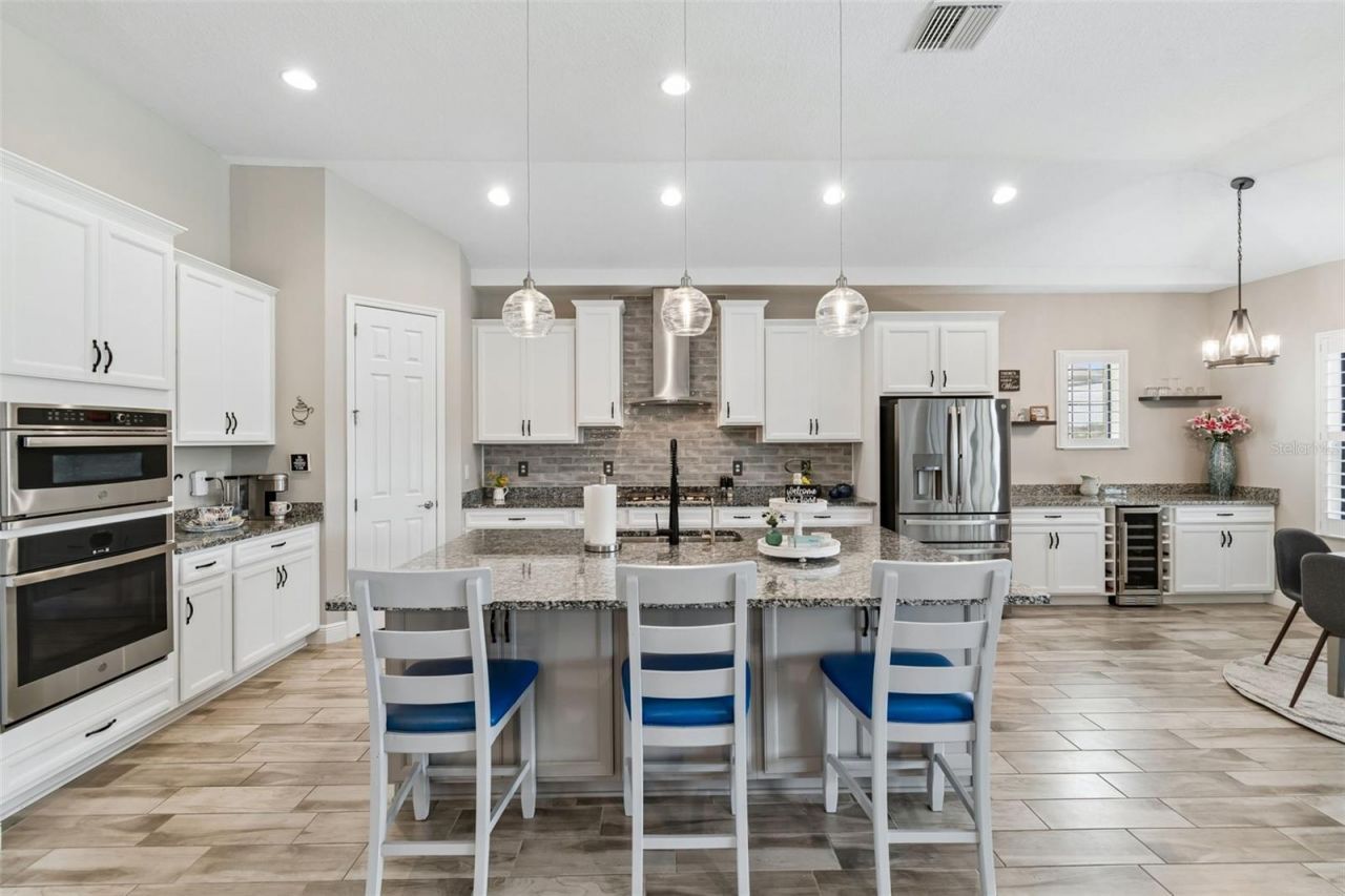 14622 Red Castle Avenue, Lithia, FL 33547 Photo