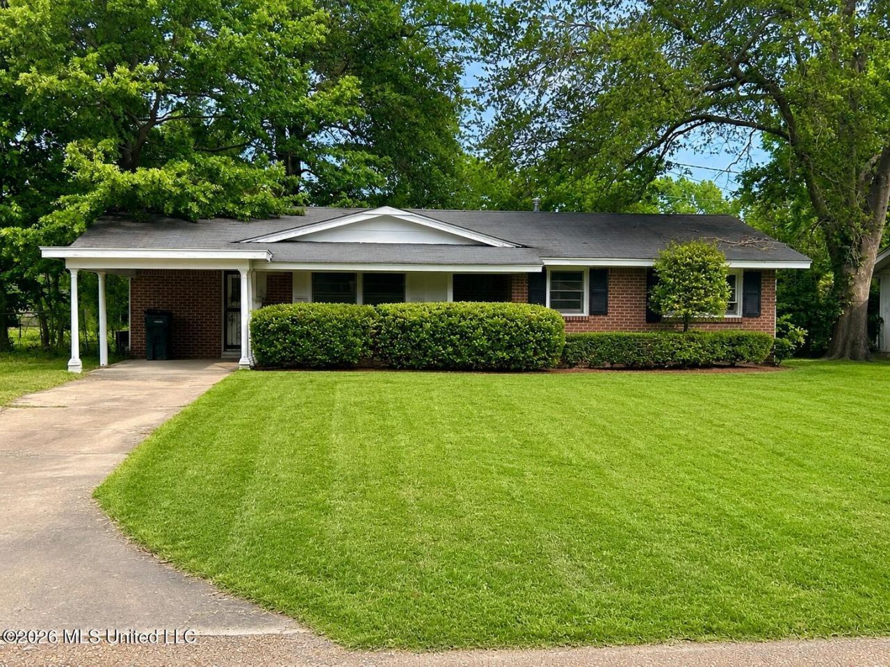 1106 W President Avenue, Greenwood, MS 38930 Main Photo