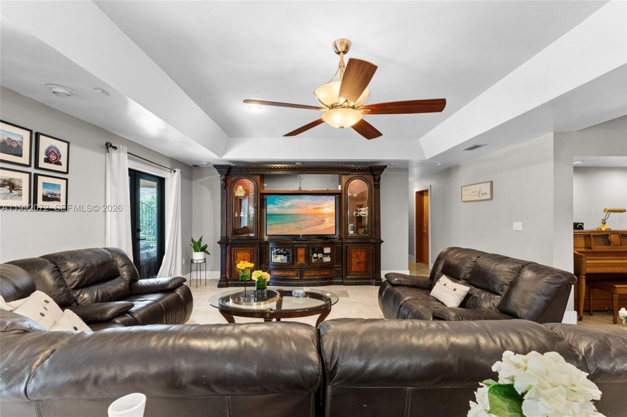 16214 NW 82nd Pl, Miami Lakes, FL 33016 Photo
