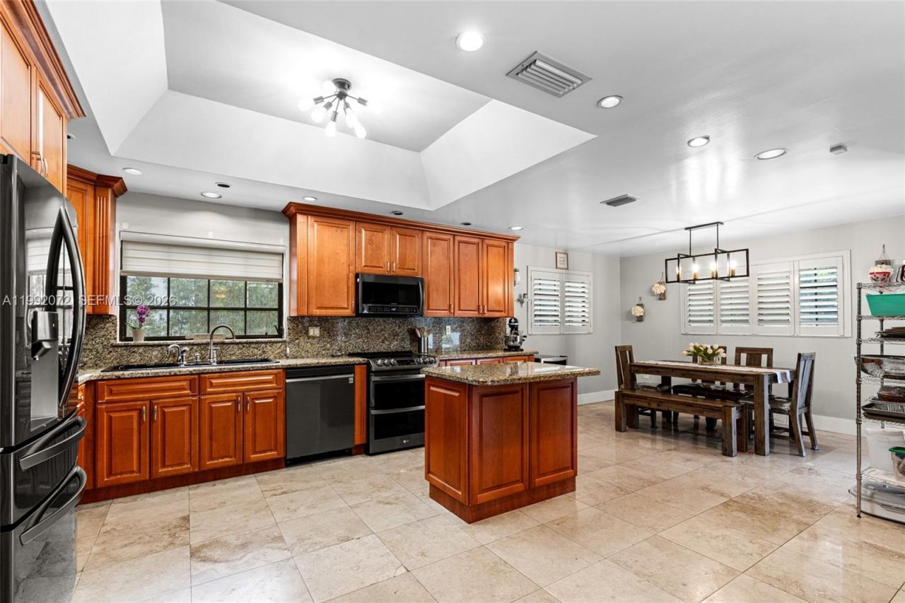 16214 NW 82nd Pl, Miami Lakes, FL 33016 Photo