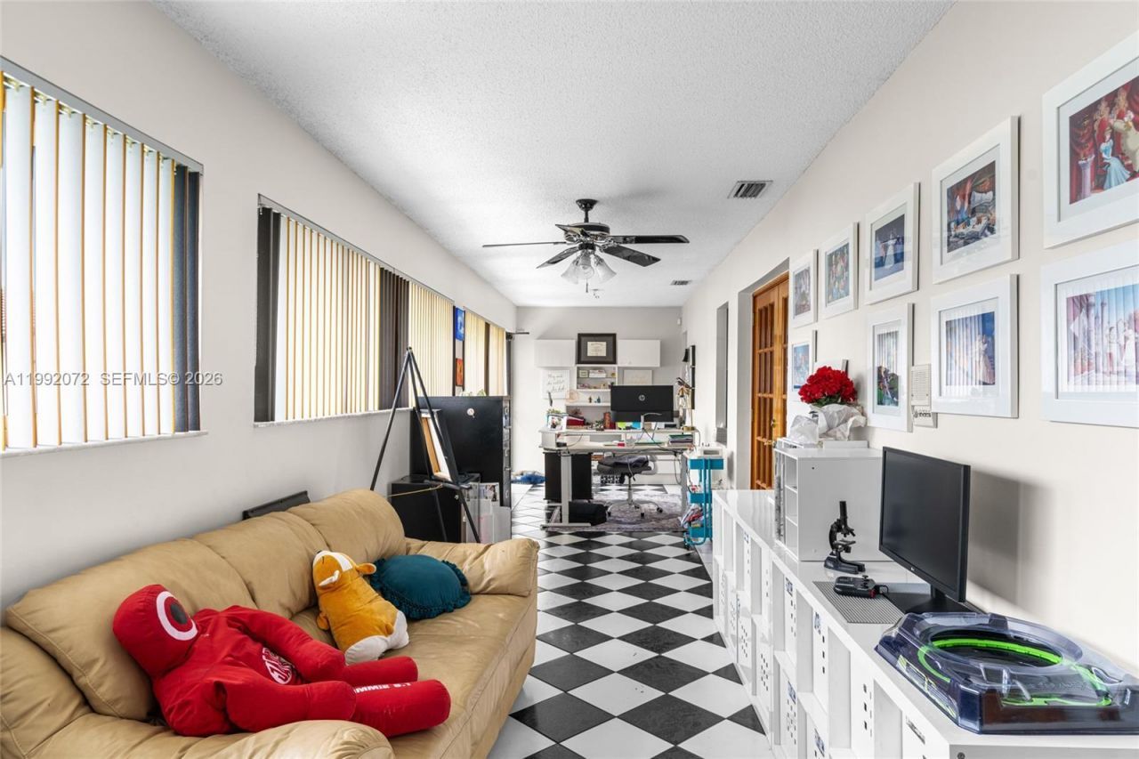 16214 NW 82nd Pl, Miami Lakes, FL 33016 Photo
