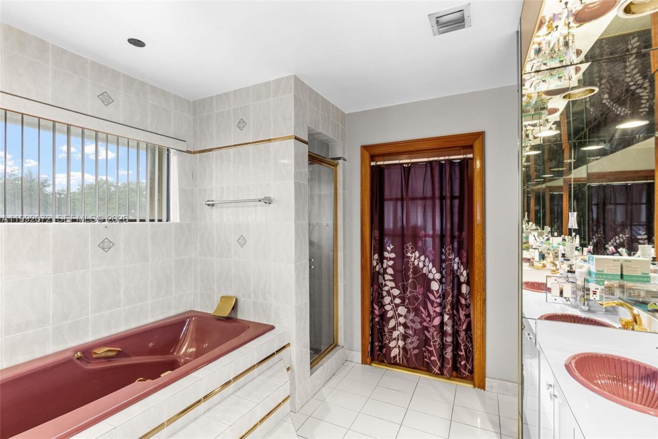 16214 NW 82nd Pl, Miami Lakes, FL 33016 Photo