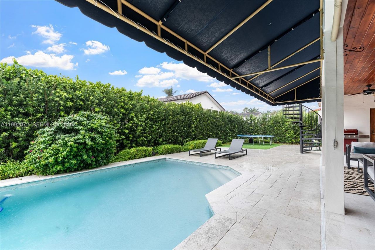 16214 NW 82nd Pl, Miami Lakes, FL 33016 Photo