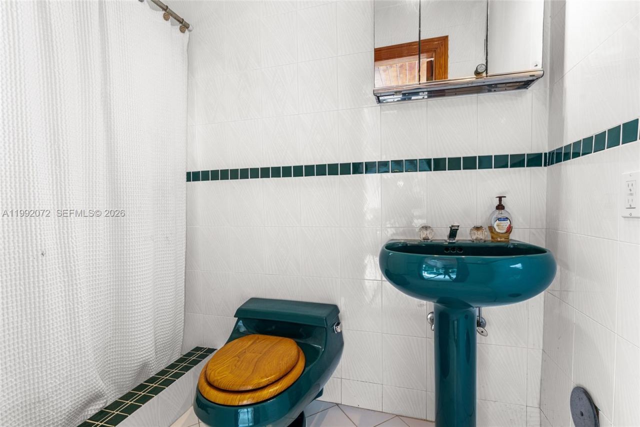 16214 NW 82nd Pl, Miami Lakes, FL 33016 Photo