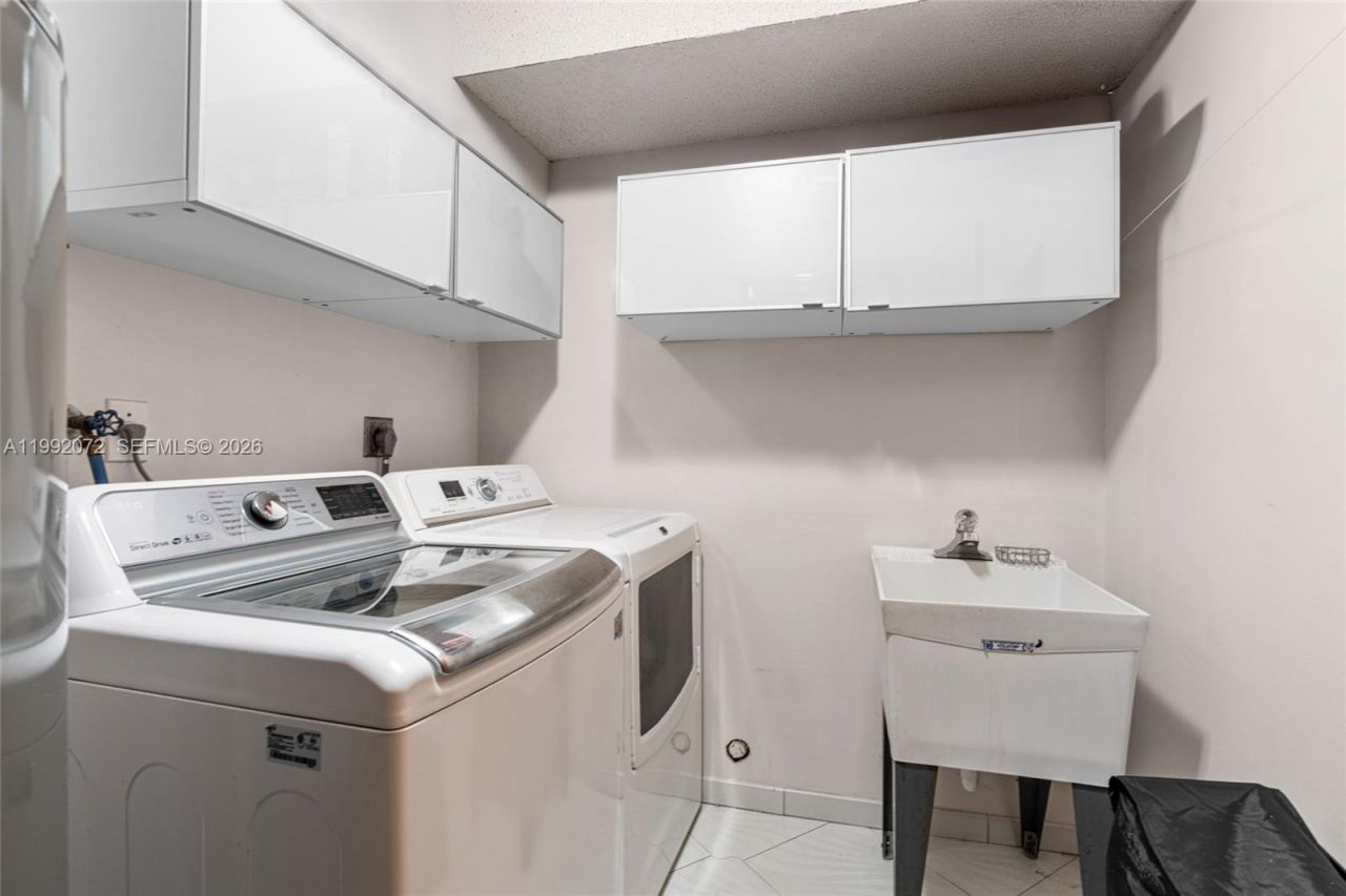16214 NW 82nd Pl, Miami Lakes, FL 33016 Photo