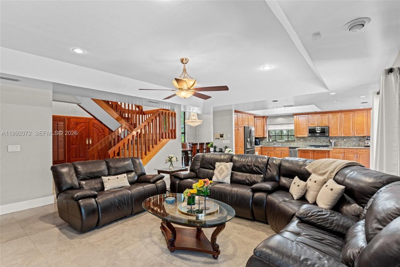 16214 NW 82nd Pl, Miami Lakes, FL 33016 Photo
