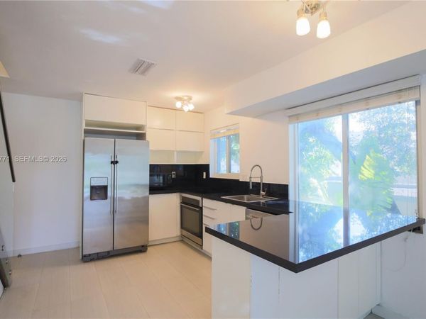 3239 W Trade Ave , Unit 9, Miami, FL 33133
