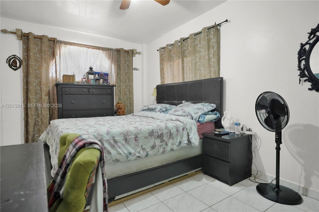 201 NW 25th Ave , Miami, FL 33125 Photo