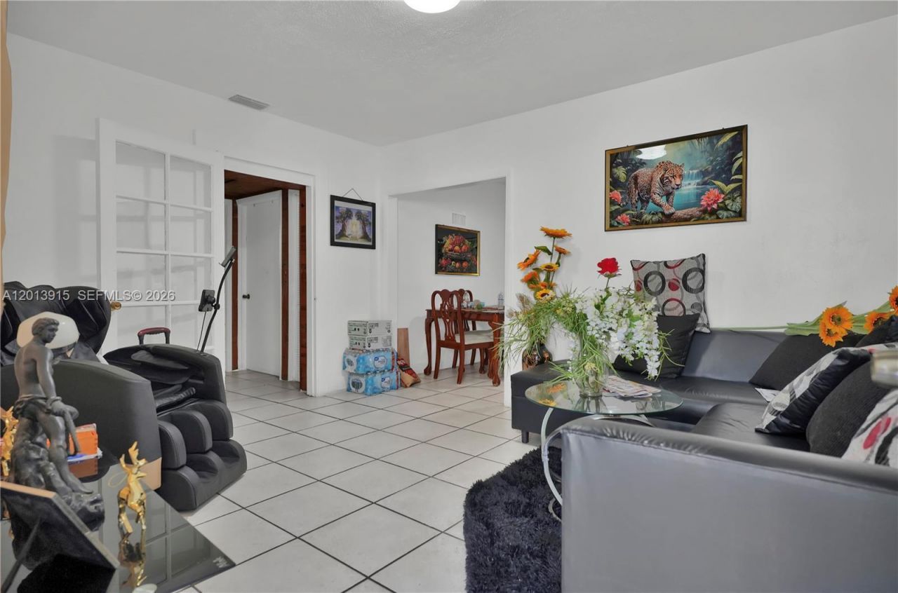 201 NW 25th Ave , Miami, FL 33125 Photo