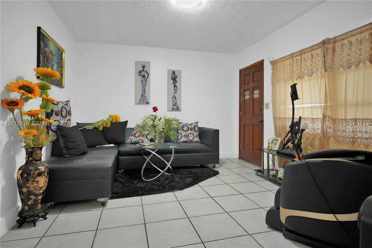 201 NW 25th Ave , Miami, FL 33125 Photo