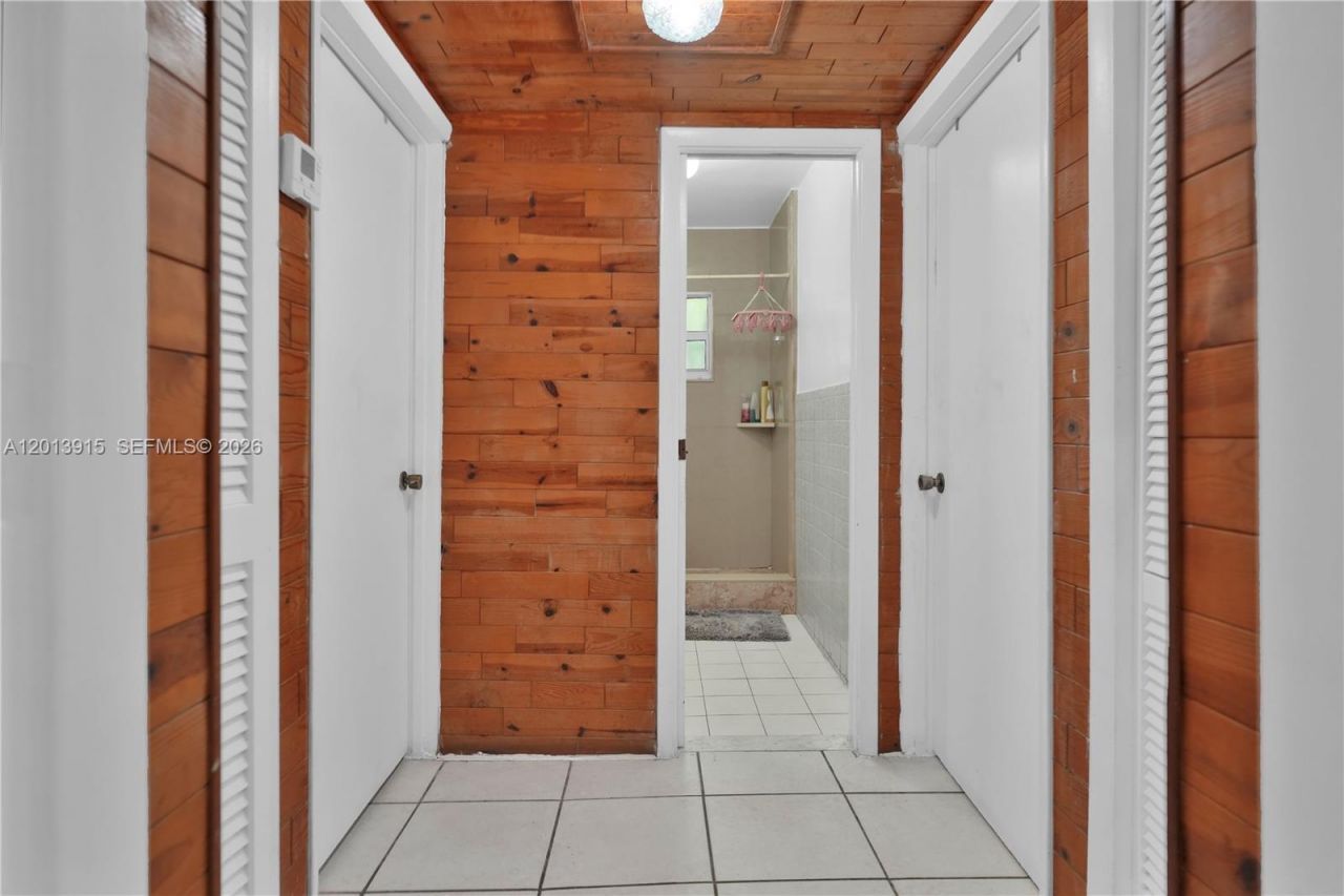 201 NW 25th Ave , Miami, FL 33125 Photo