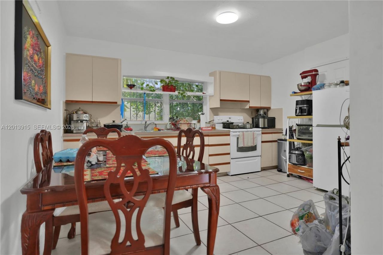 201 NW 25th Ave , Miami, FL 33125 Photo