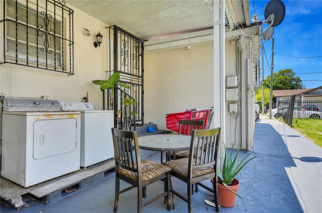 201 NW 25th Ave , Miami, FL 33125 Photo
