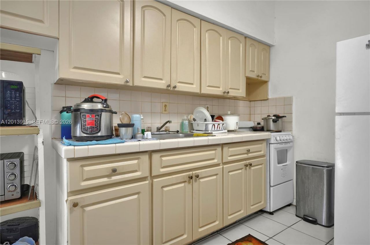 201 NW 25th Ave , Miami, FL 33125 Photo