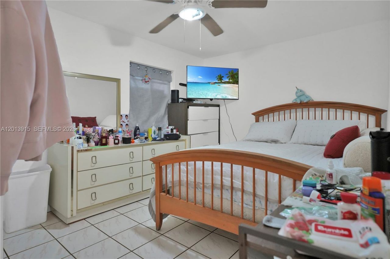 201 NW 25th Ave , Miami, FL 33125 Photo