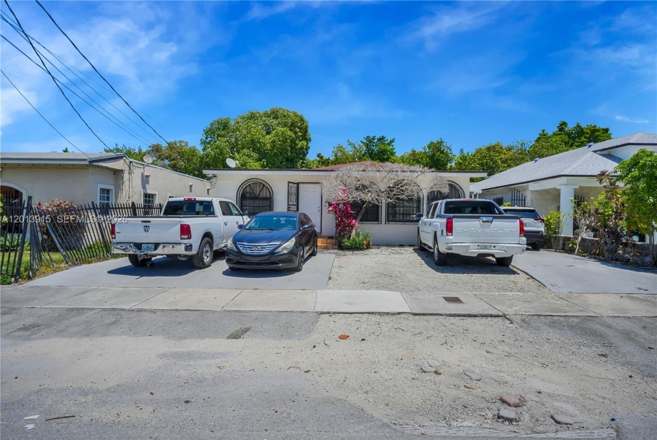 201 NW 25th Ave , Miami, FL 33125 Photo