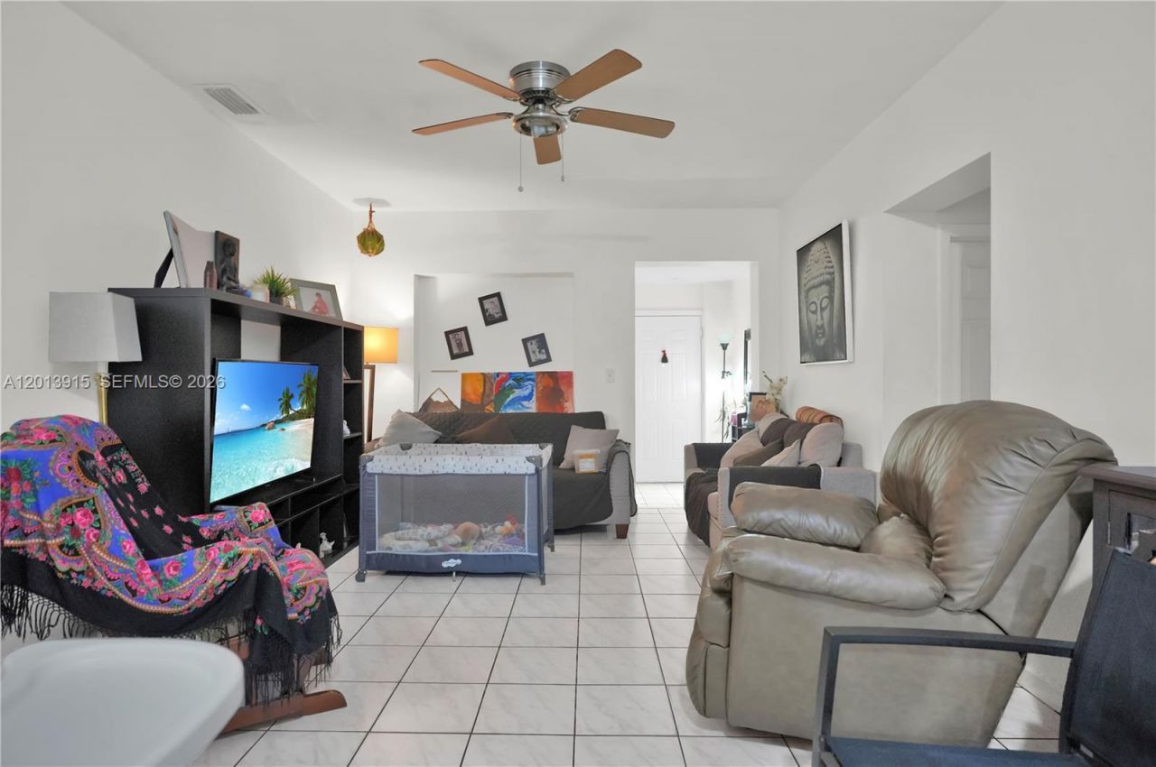 201 NW 25th Ave , Miami, FL 33125 Photo