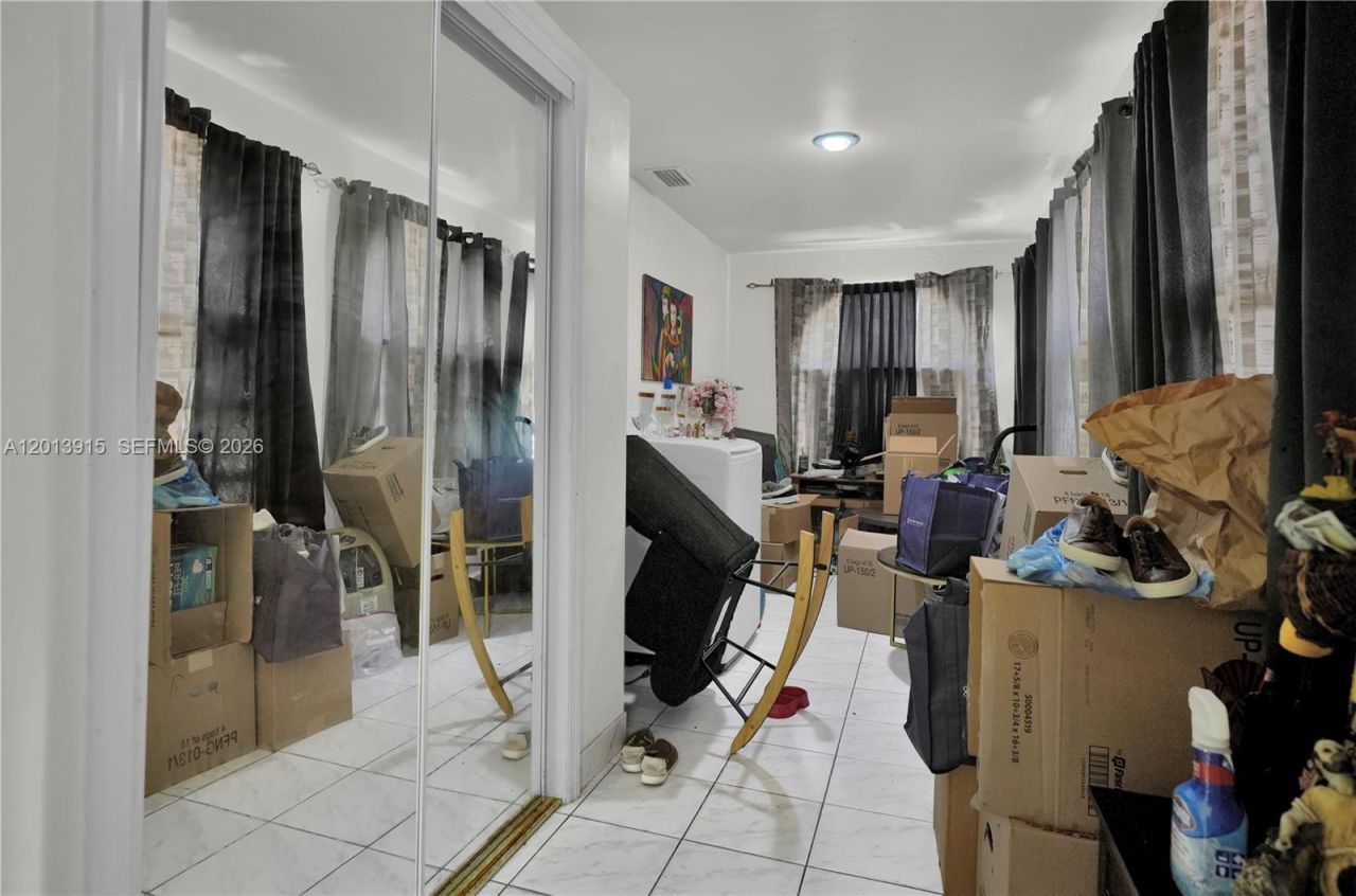 201 NW 25th Ave , Miami, FL 33125 Photo