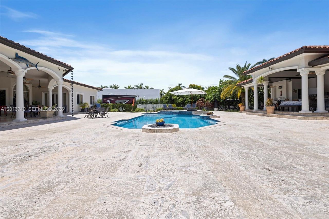 9861 NW 135th St , Hialeah Gardens, FL 33018 Photo