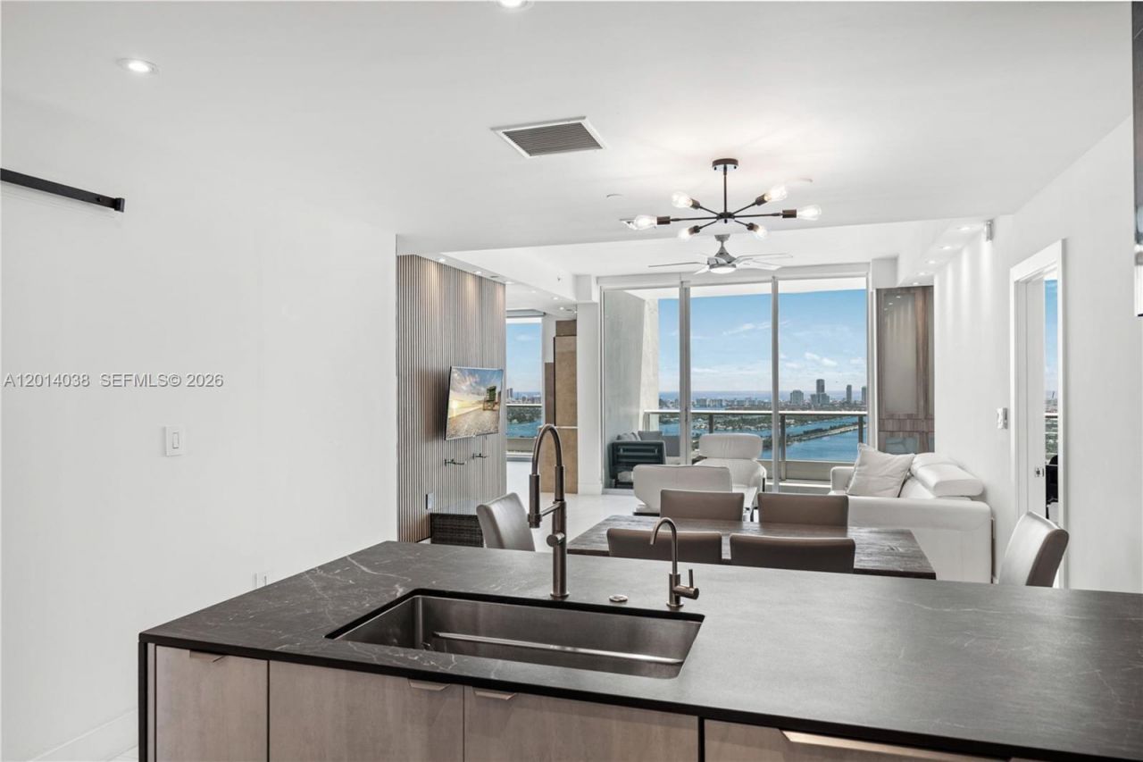 900 Biscayne Blvd, Unit 4202, Miami, FL 33132 Photo