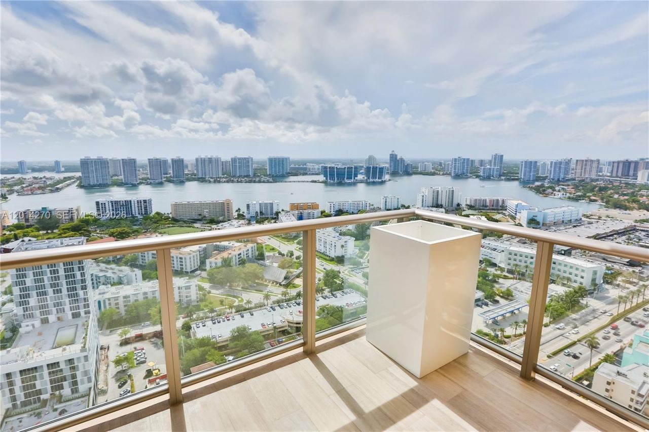 17749 Collins Ave, Unit 2801, Sunny Isles Beach, FL 33160 Photo