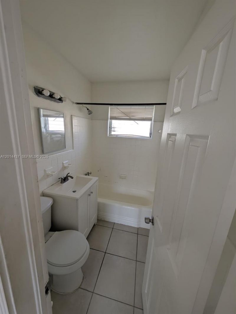 1270 NE 139th St , Unit 2, North Miami, FL 33161 Photo