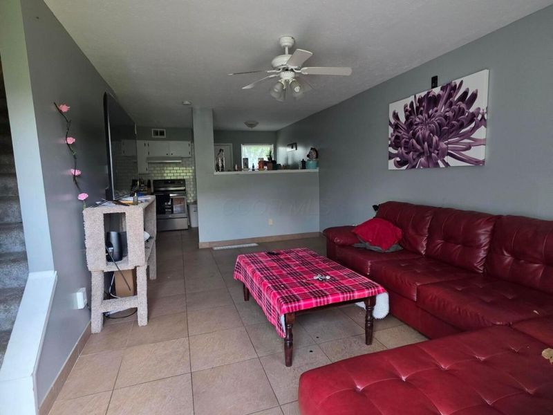 2256 Perkins Court, Unit P, Columbus, OH 43229 Photo 4